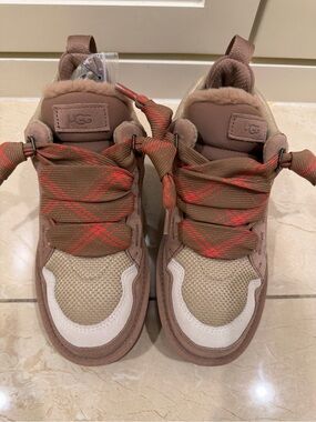 UGG Lowmel Casual Shoes in Rocky Oak Size 10